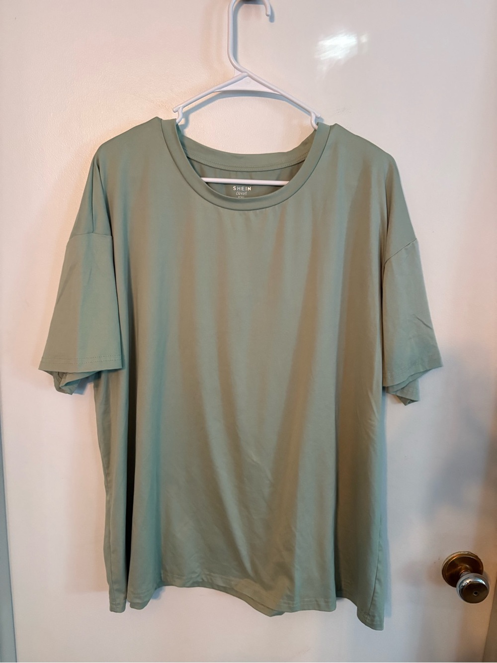 Basics tshirt lot - Picture 2 of 5